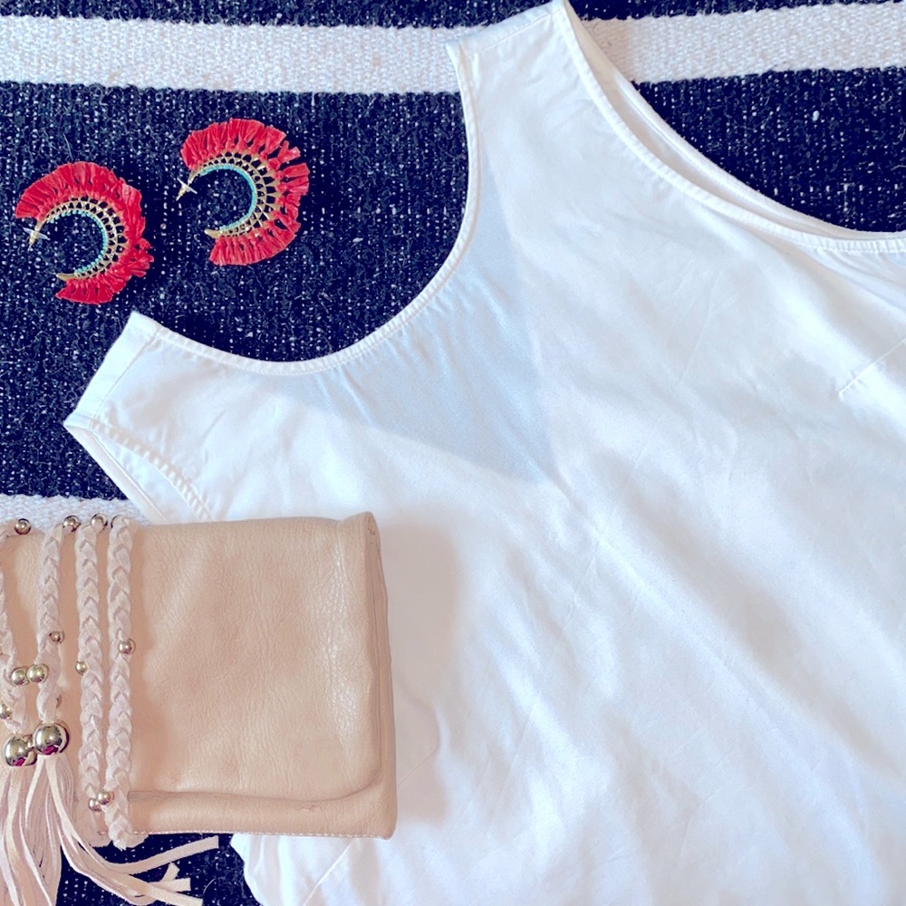 🎉HP🎉 LOFT Shirred Back Top